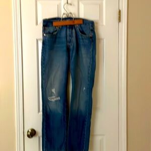 Levi’s 501 jeans distressed